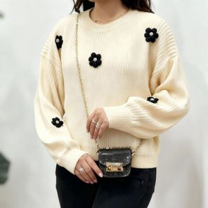 خرید انلاین بلوز بافت گلدار