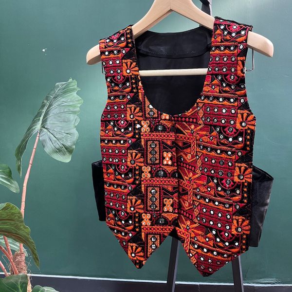 جلیقه مخمل سوزندوزی یلدا