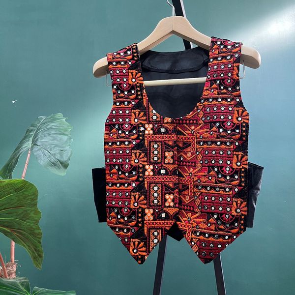 جلیقه مخمل سوزندوزی یلدا