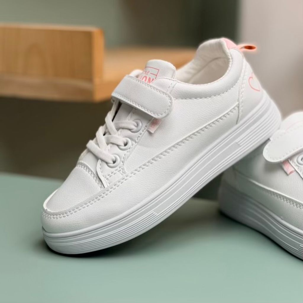 خرید اینترنتی قیمت ونس بچگانه طرح قلبی از Trip کد 4090502