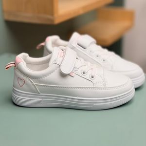 خرید اینترنتی قیمت ونس بچگانه طرح قلبی از Trip کد 4090502