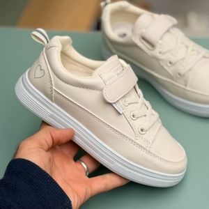 خرید اینترنتی قیمت ونس بچگانه طرح قلبی از Trip کد 4090502