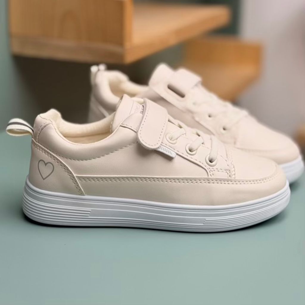 خرید اینترنتی قیمت ونس بچگانه طرح قلبی از Trip کد 4090502