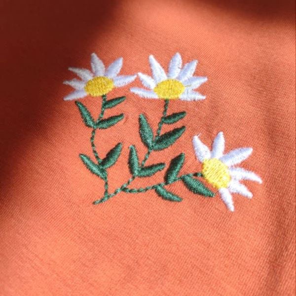 بلوز دورس زنانه آستین بلند یقه مردانه گلدوزی شده بابونه ماهو