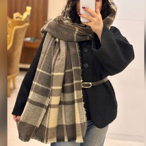 مشخصات شال موهر چهارخونه زمستانه