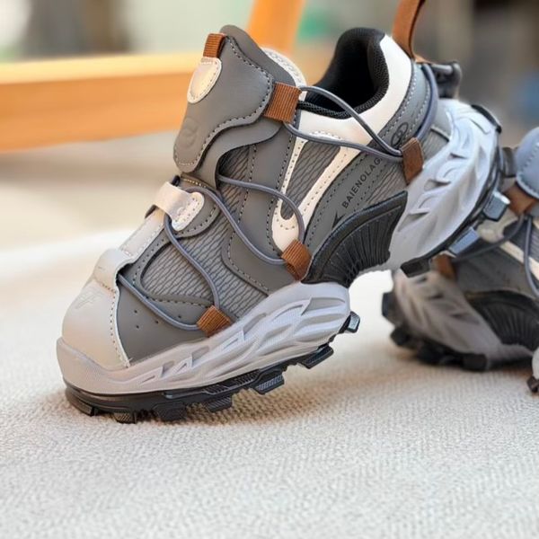 کتونی بچگانه طرح بالنسیاگا از KAKA کد 4091301