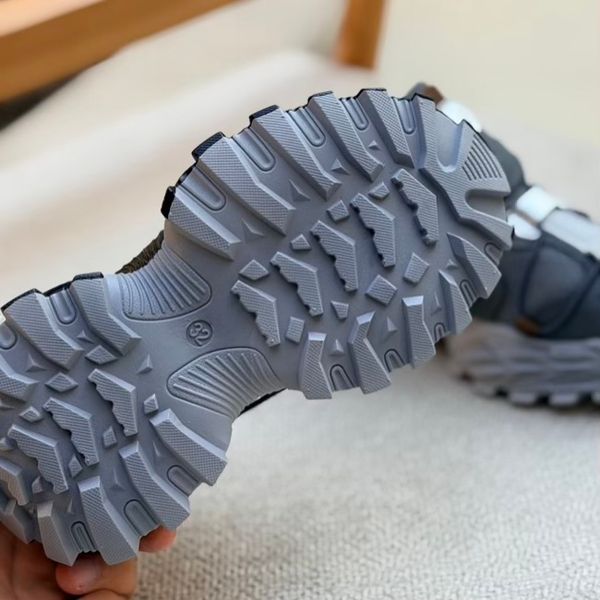 کتونی بچگانه طرح بالنسیاگا از KAKA کد 4091301