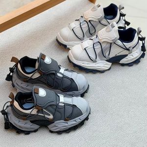 کتونی بچگانه طرح بالنسیاگا از KAKA کد 4091301