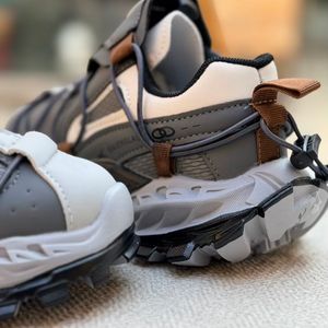 خرید اینترنتی قیمت کتونی بچگانه طرح بالنسیاگا از KAKA کد 4091301