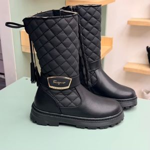 خرید اینترنتی قیمت بوت بلند بچگانه چرمی شنل دوزی کد 4082804