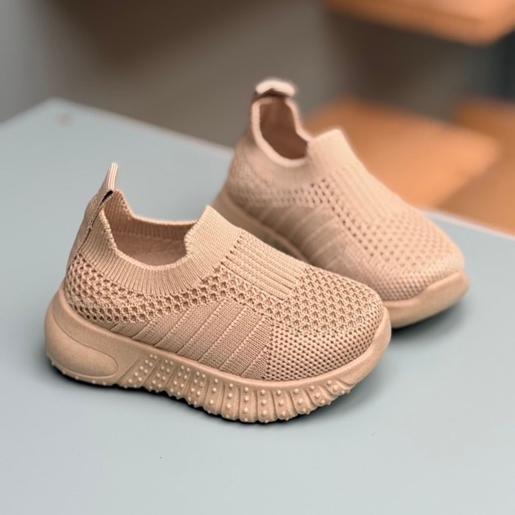 خرید اینترنتی قیمت کتونی بچگانه جورابی از BRQ کد 4081202