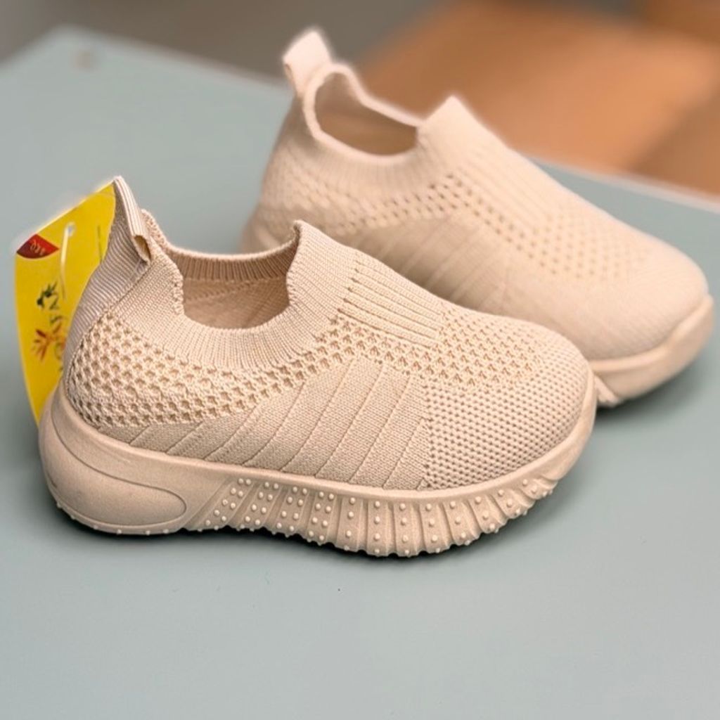 خرید اینترنتی قیمت کتونی بچگانه جورابی از BRQ کد 4081202