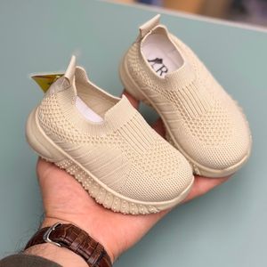 خرید اینترنتی قیمت کتونی بچگانه جورابی از BRQ کد 4081202