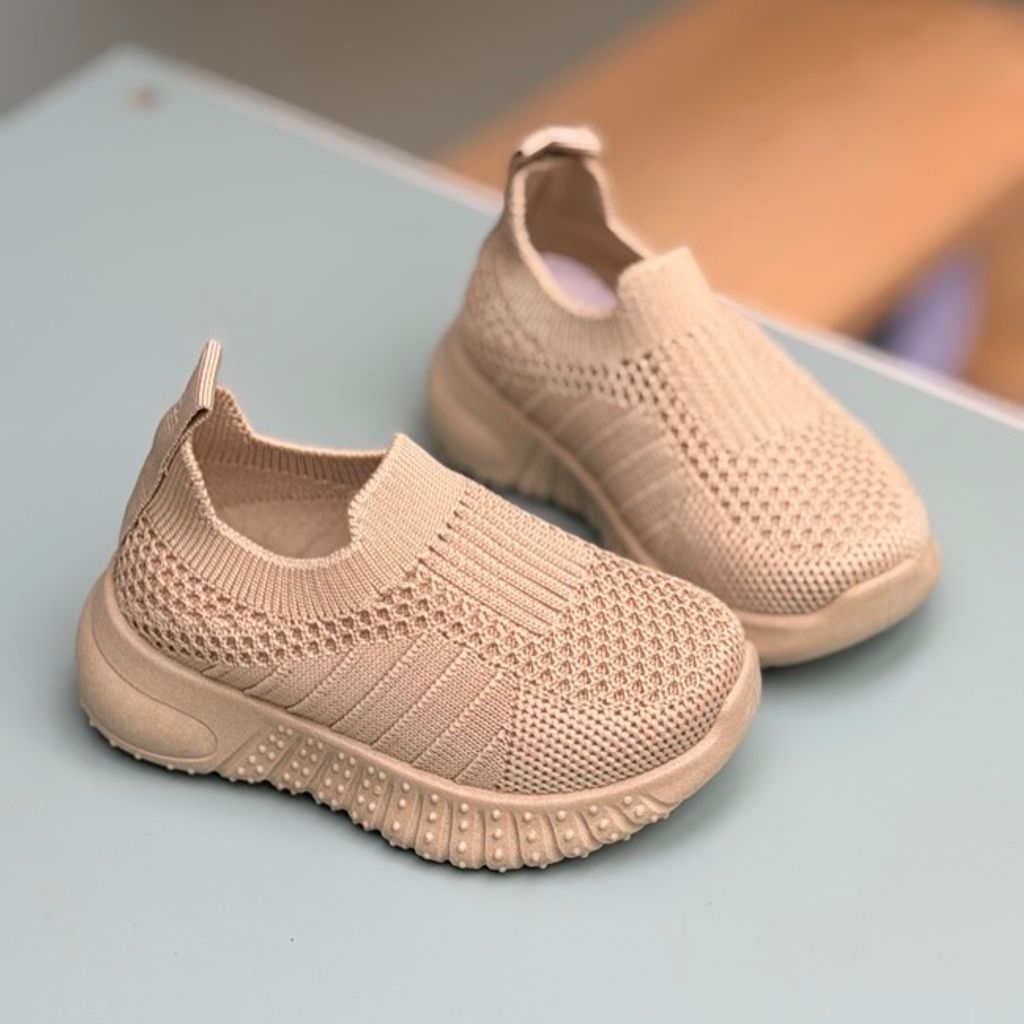 خرید اینترنتی قیمت کتونی بچگانه جورابی از BRQ کد 4081202