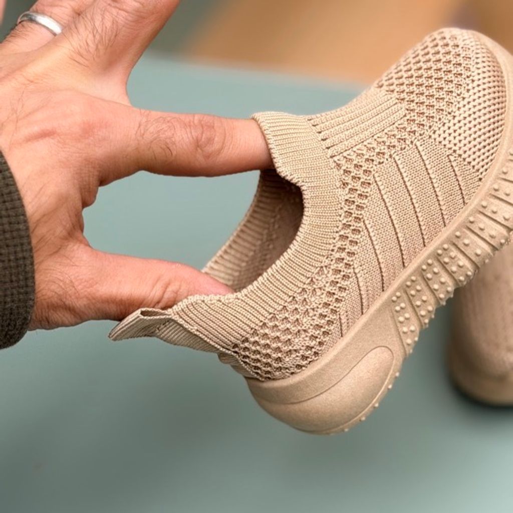 خرید اینترنتی قیمت کتونی بچگانه جورابی از BRQ کد 4081202