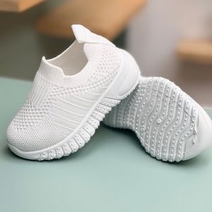 خرید اینترنتی قیمت کتونی بچگانه جورابی از BRQ کد 4081202