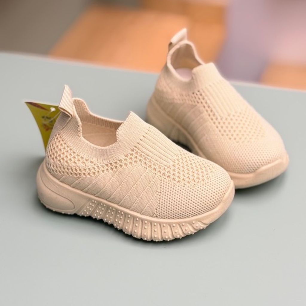 خرید اینترنتی قیمت کتونی بچگانه جورابی از BRQ کد 4081202