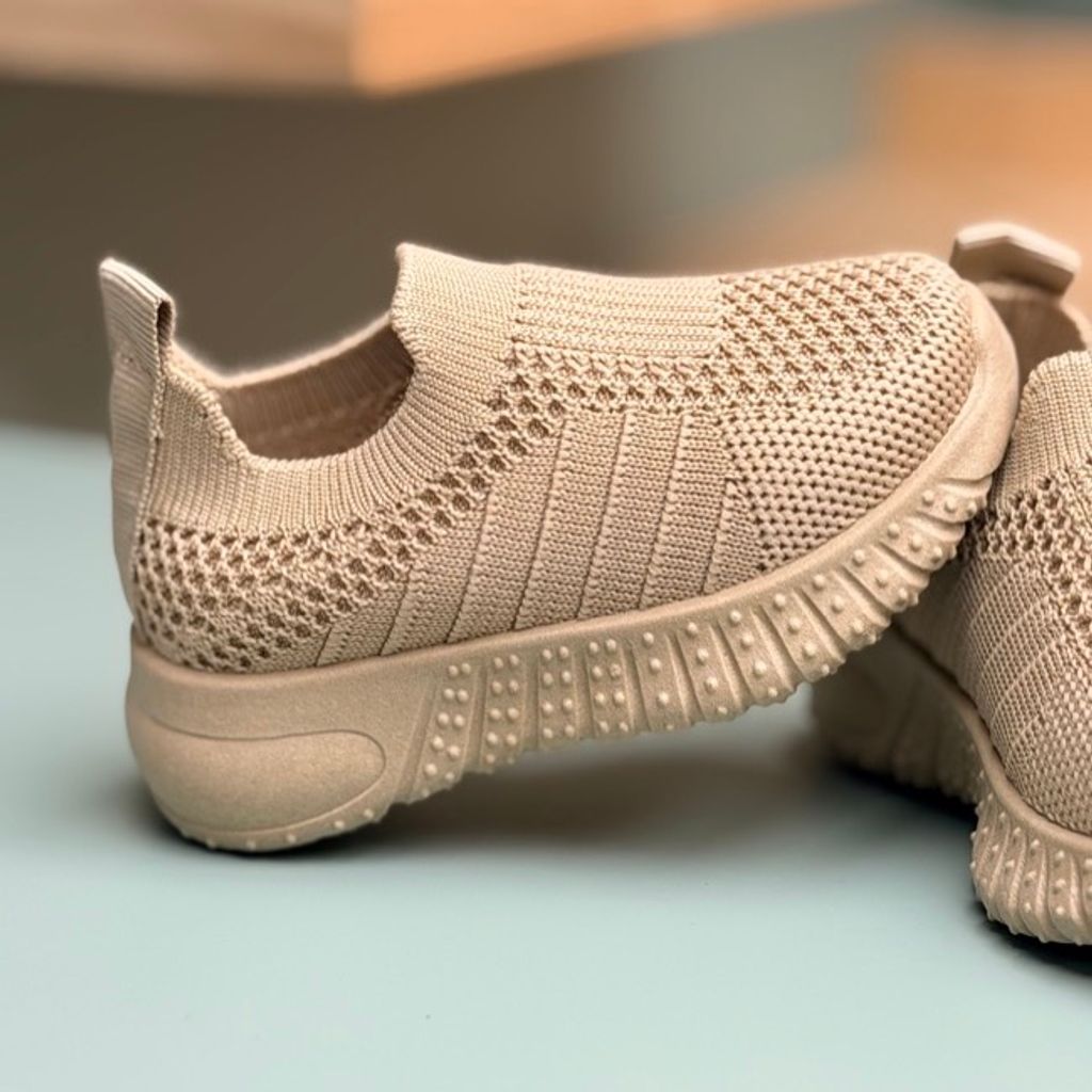 خرید اینترنتی قیمت کتونی بچگانه جورابی از BRQ کد 4081202