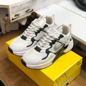 فروش اینترنتی کفش نایک واید مردانه رنگ سفید مشکی