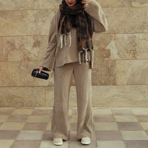 فروش اینترنتی ست پلیور و شلوار گندم