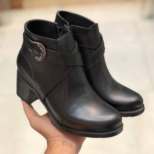 مشخصات کفش نیم بوت زنانه پاشنه پنج سانت مدل گندم