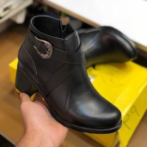 قیمت ارزان کفش نیم بوت زنانه پاشنه پنج سانت مدل گندم