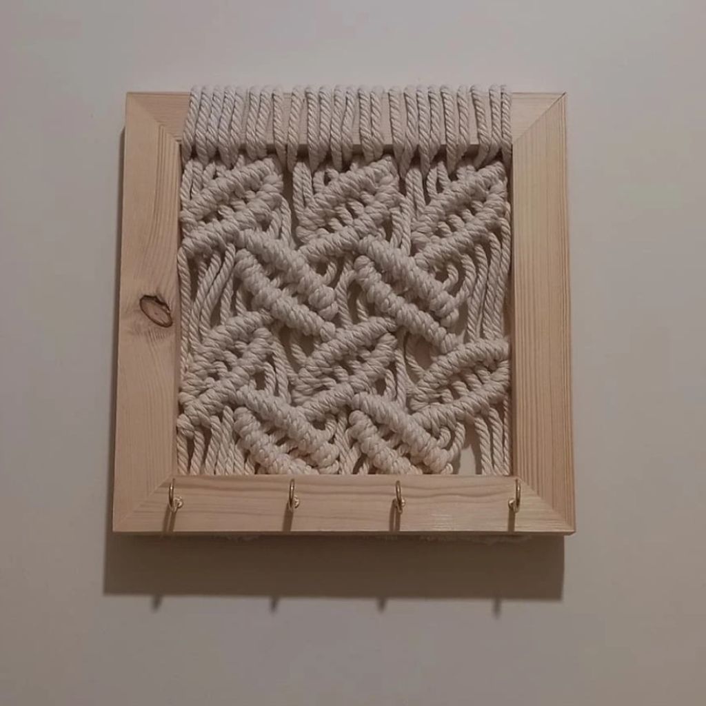 خرید اینترنتی جاکلیدی مکرومه بافی مدل جوانه