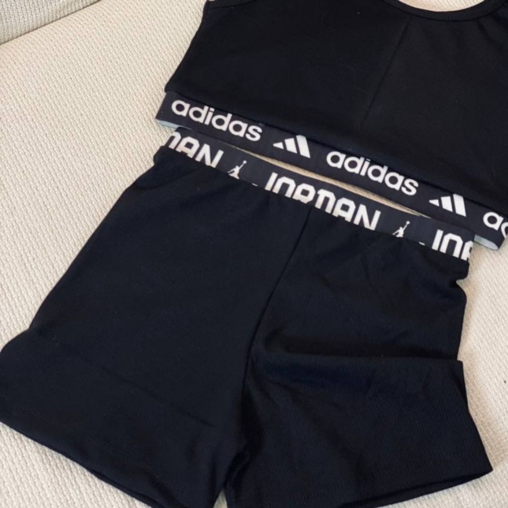 مشخصات : ست نیم‌تنه و شورتک