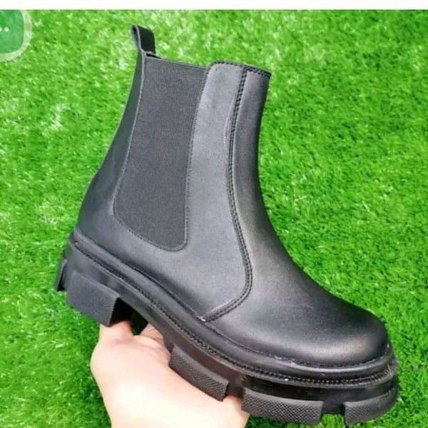 بوت و نیم بوت زنانه و دخترانه مدل کشی