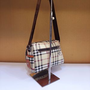 خرید آنلاین کیف دوشی Burberry