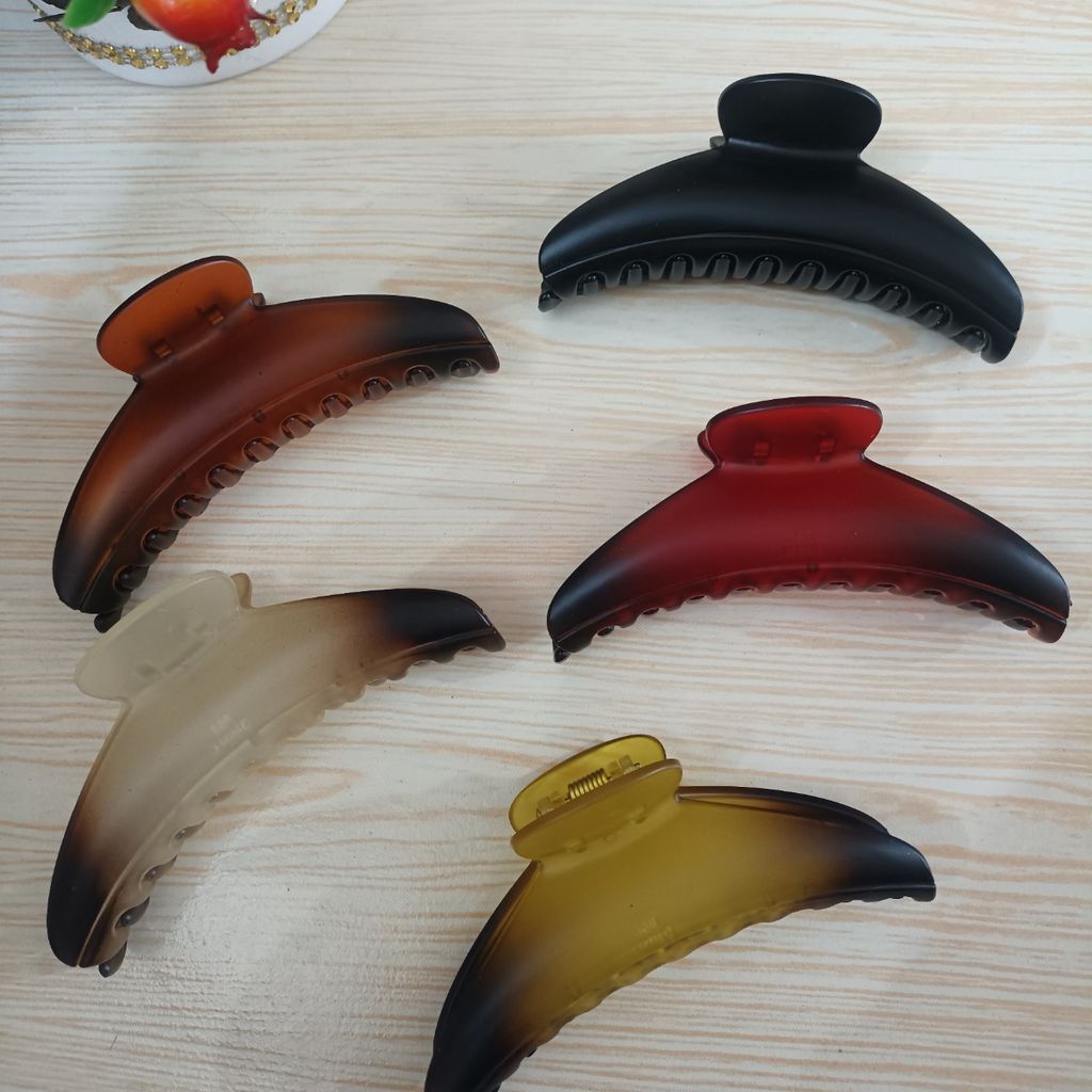 خرید اینترنتی کلیپس متوسط زنانه