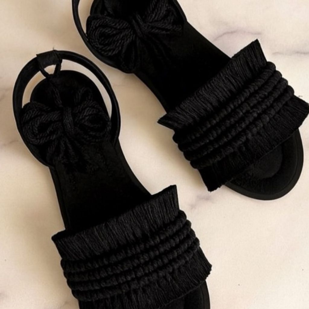 قیمت صندل مکرومه بافی مشکی مدل چهار خط