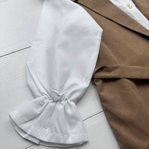 فروش اینترنتی وست و شومیز آوینا