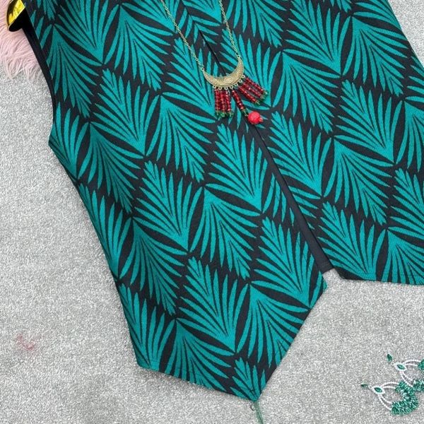 وست منگوله دار