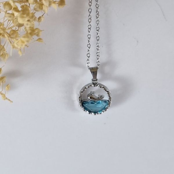 گردنبند دخترانه مدل دلفین و دریا – استیل رنگ‌ثابت، طرح شیک و ترند روز