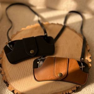 خرید انلاین جا عینکی گردنی مدل چرمی پروانه