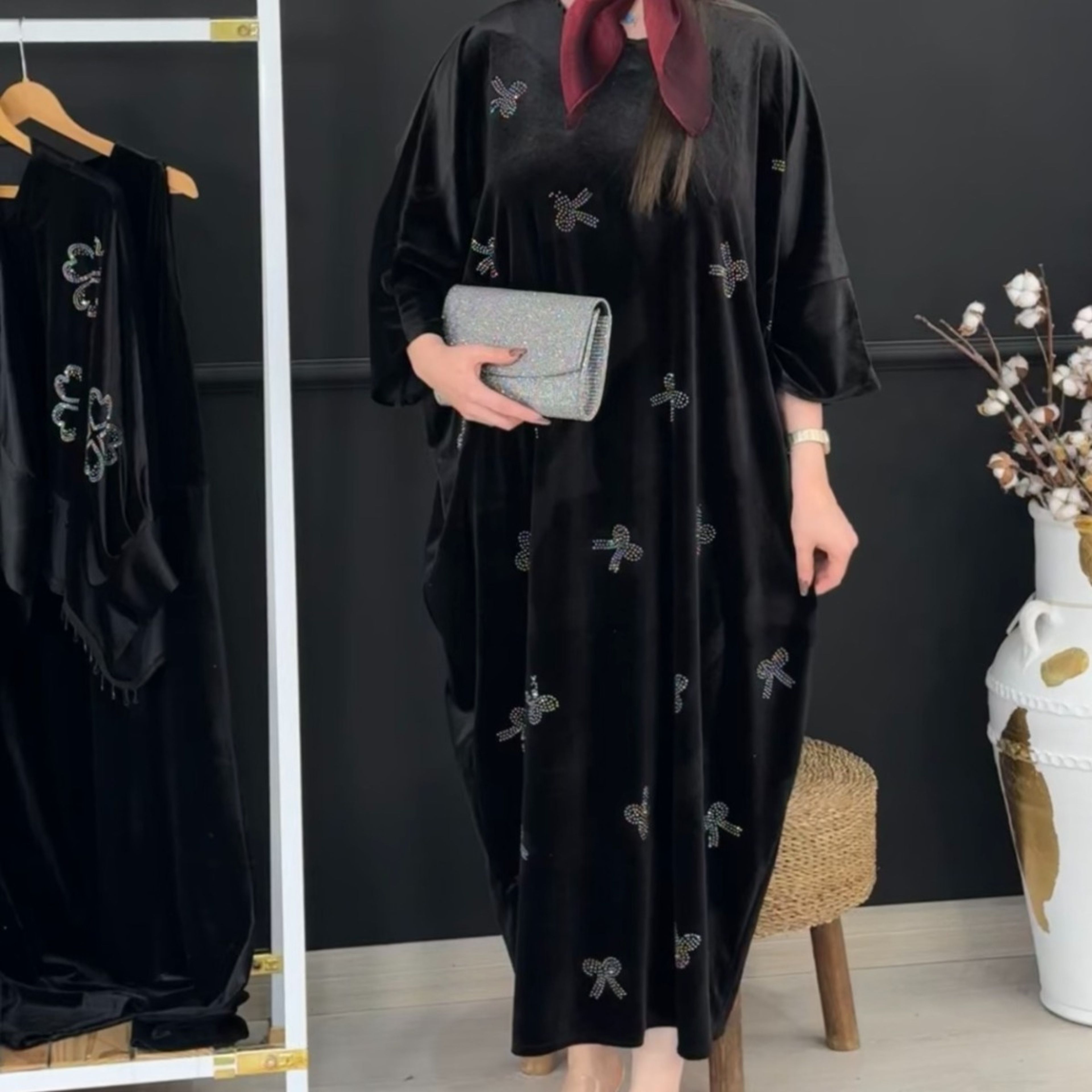 قیمت مانتو عبایی مخمل نگینی