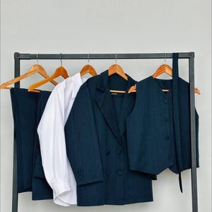 خرید آنلاین مانتو سه تیکه اداری و دانشجویی بارن نورا