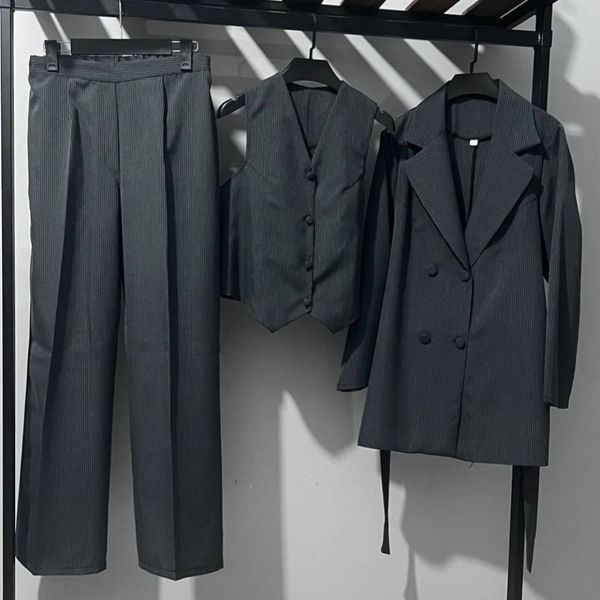 مانتو سه تیکه اداری و دانشجویی بارن نورا