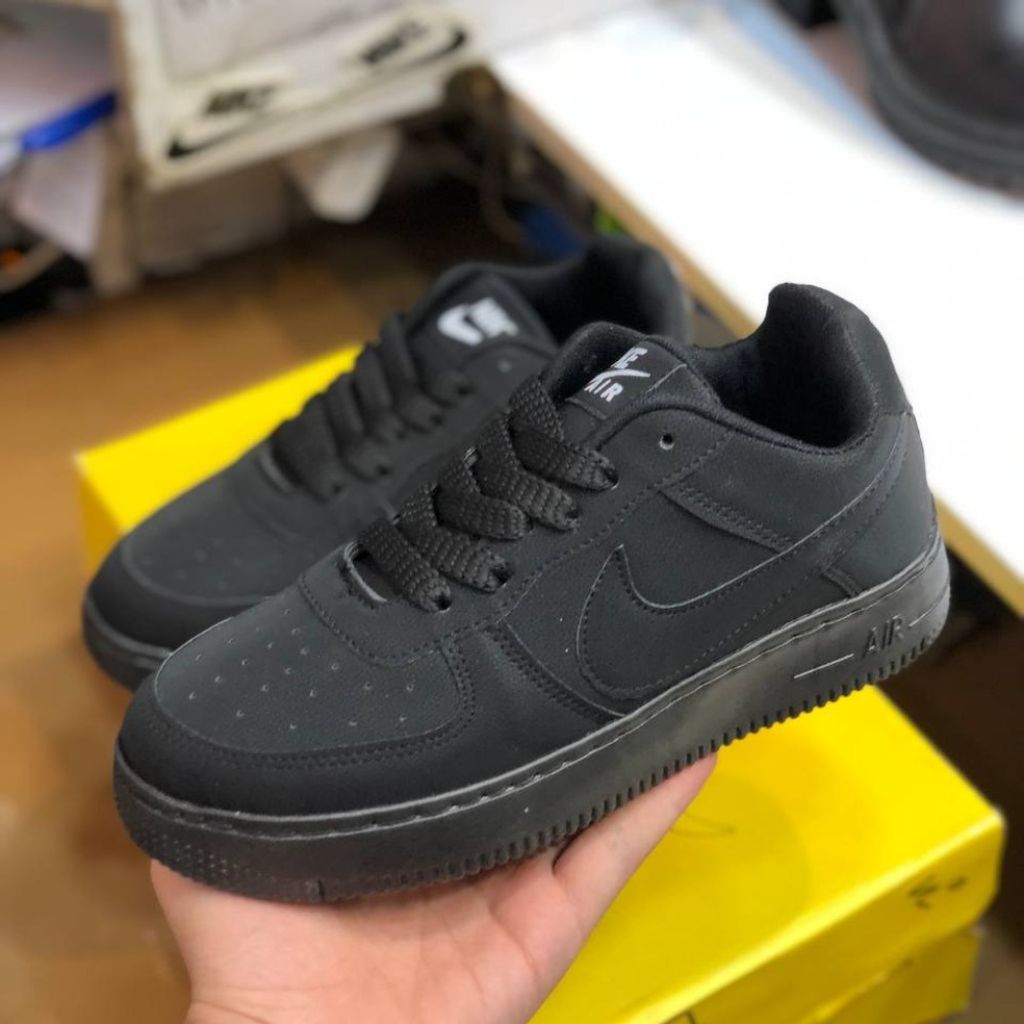 خرید آنلاین کفش نایک ایرفورس زنانه رنگ مشکی