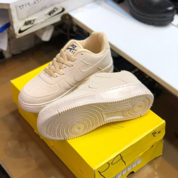 کفش نایک ایرفورس زنانه رنگ کرم