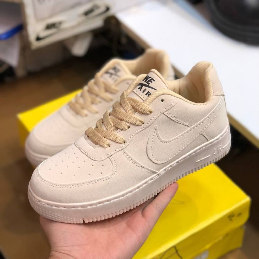 قیمت ارزان کفش نایک ایرفورس زنانه رنگ کرم
