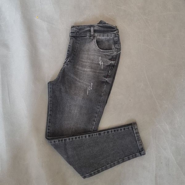 شلوار جین زنانه رنگ ذغالی وارداتی سایز 30 تا 33 قد 87 سانت استایل شیک