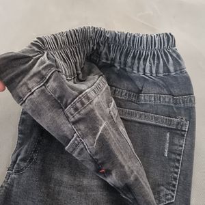 قیمت شلوار جین زنانه رنگ ذغالی وارداتی سایز 30 تا 33 قد 87 سانت استایل شیک