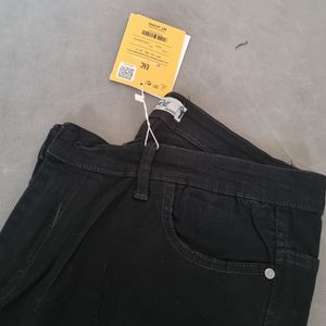 قیمت ارزان شلوار جین زنانه مشکی زاپ دار وارداتی سایز 30 تا 34 قد 94 سانتی متر