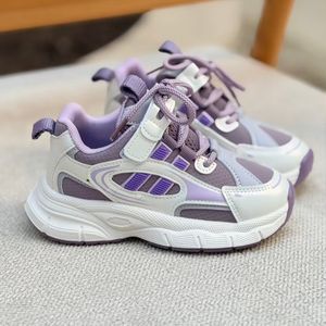 خرید اینترنتی قیمت کتونی بچگانه طرح دوخط از KAKA کد 4091601