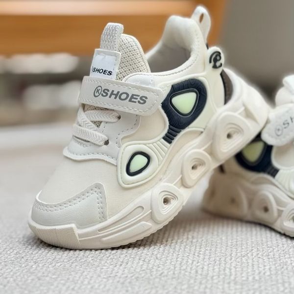 کتونی بچگانه طرح B از کاشوز کد 4091602