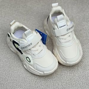 خرید اینترنتی قیمت کتونی بچگانه طرح B از کاشوز کد 4091602