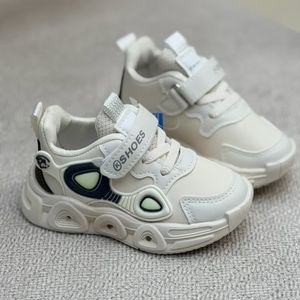 خرید اینترنتی قیمت کتونی بچگانه طرح B از کاشوز کد 4091602