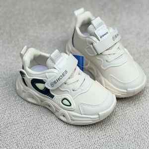 خرید اینترنتی قیمت کتونی بچگانه طرح B از کاشوز کد 4091602